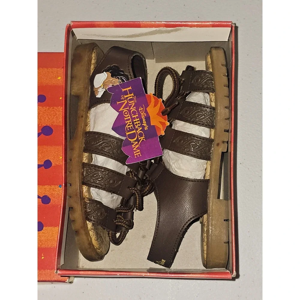 NIB Vintage Girls Disney The Hunchback Of Notre Dame Esmerelda Sandals 10 NOS